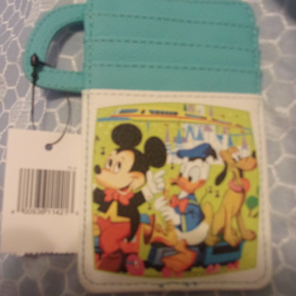 DISNEY WDW 50TH VAULT MICKEY AND FRIENDS CREDIT CARD HOLDER WALLET NEW WITH TAG
